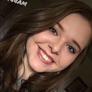 Meet your Posher, Kendra